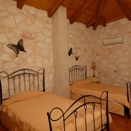 Aresti Luxury Villas